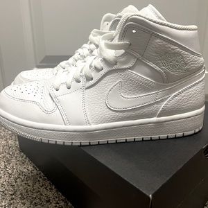 Jordan 1 Retro Mid - Triple White (2018)